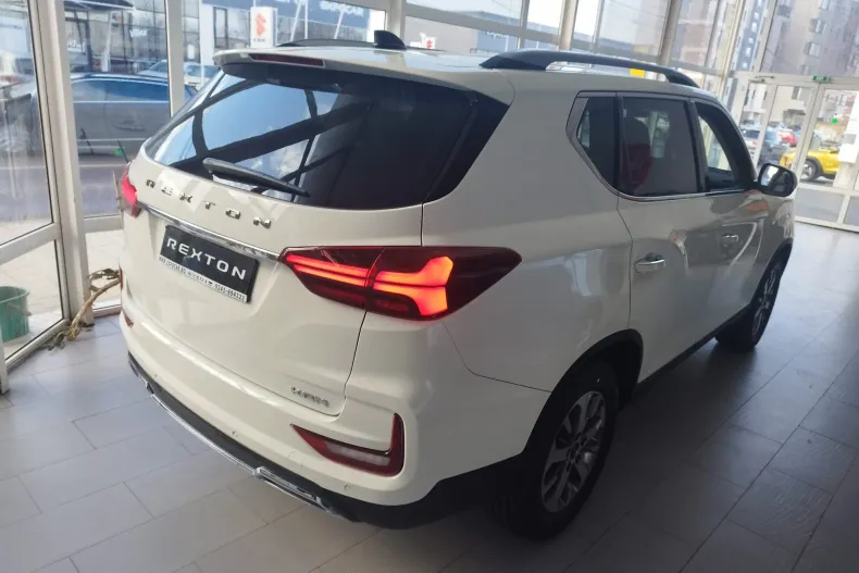 KG Mobility Rexton din 2025 cu 1 km - oferta KGM170077 - foto 6