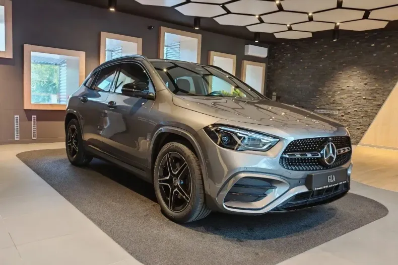 Mercedes-Benz GLA din 2025 cu 1 km - oferta MER170083 - foto 1