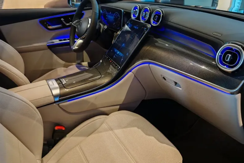 Mercedes-Benz GLC din 2025 cu 3.500 km - oferta MER170093 - foto 4