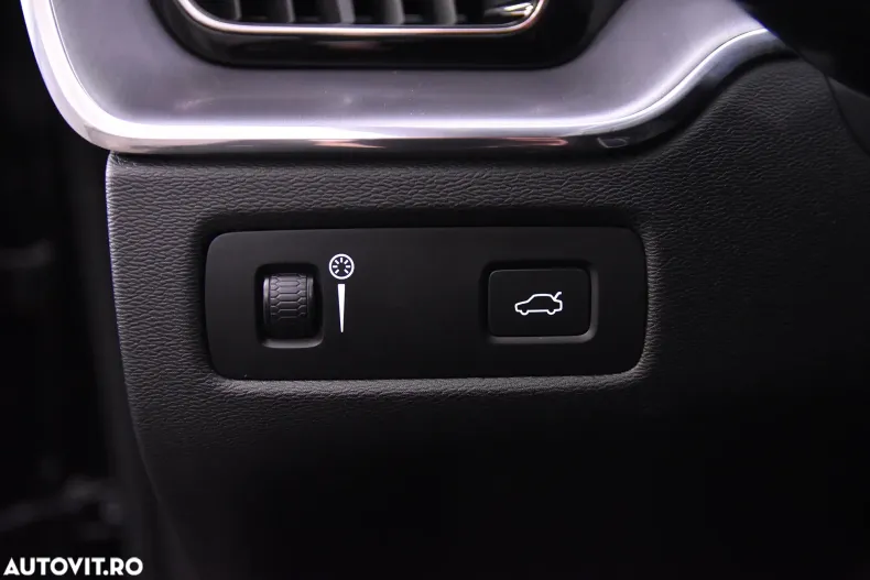 Volvo XC60 din 2020 cu 169.770 km - oferta VOL170104 - foto 15