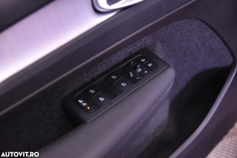 Volvo XC40 din 2024 cu 36.074 km - oferta VOL170113 - foto 14