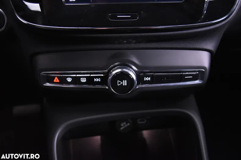 Volvo XC40 din 2024 cu 36.074 km - oferta VOL170113 - foto 17