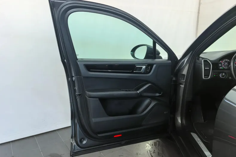 Porsche Cayenne din 2020 cu 148.171 km - oferta POR170155 - foto 9