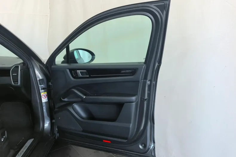 Porsche Cayenne din 2020 cu 148.171 km - oferta POR170155 - foto 34