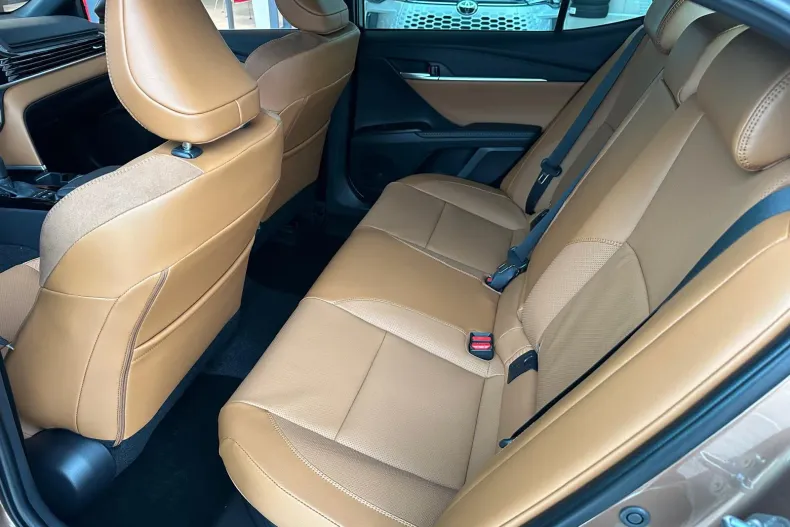 Toyota Camry din 2025 cu 0 km - oferta TOY170159 - foto 5