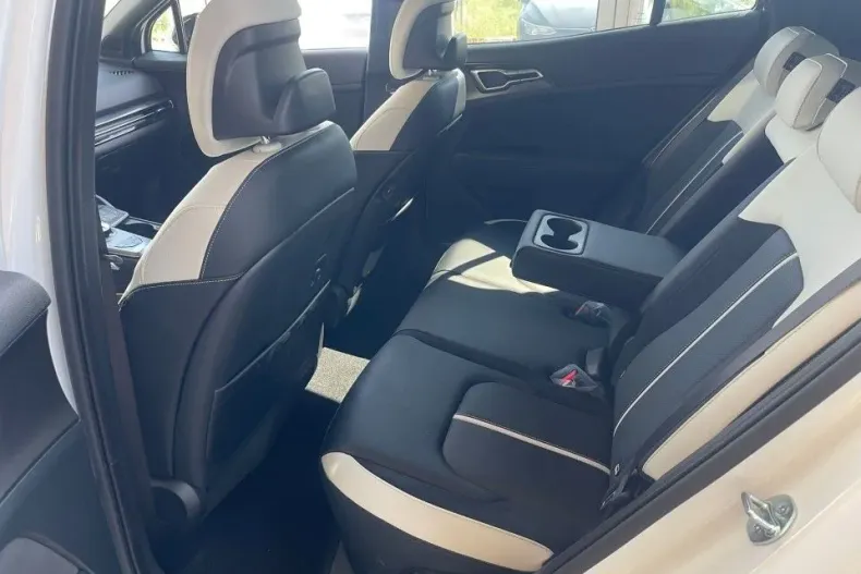 Kia Sportage din 2025 cu 10 km - oferta KIA170176 - foto 6