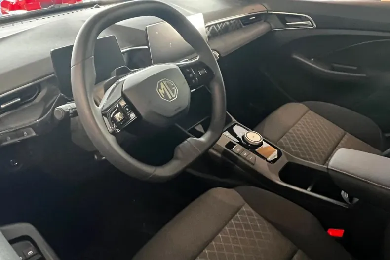 MG MG3 din 2025 cu 10 km - oferta MG0170181 - foto 6