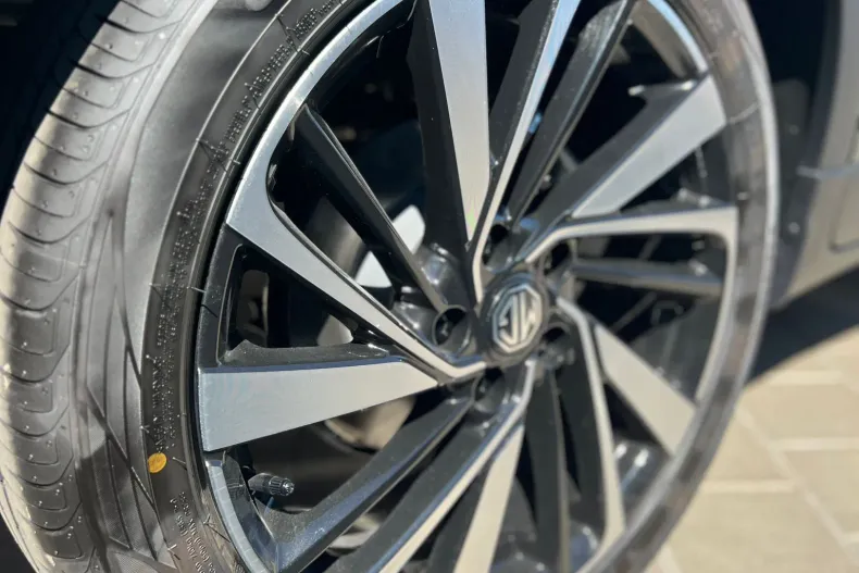 MG ZS HEV din 2025 cu 10 km - oferta MG0170182 - foto 8