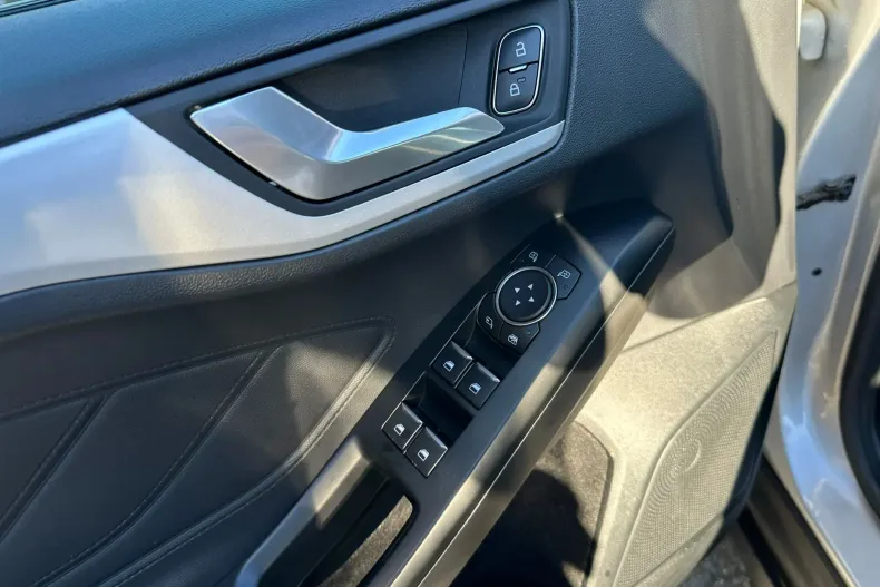 Ford Focus din 2021 cu 77.018 km - oferta FOR170184 - foto 7