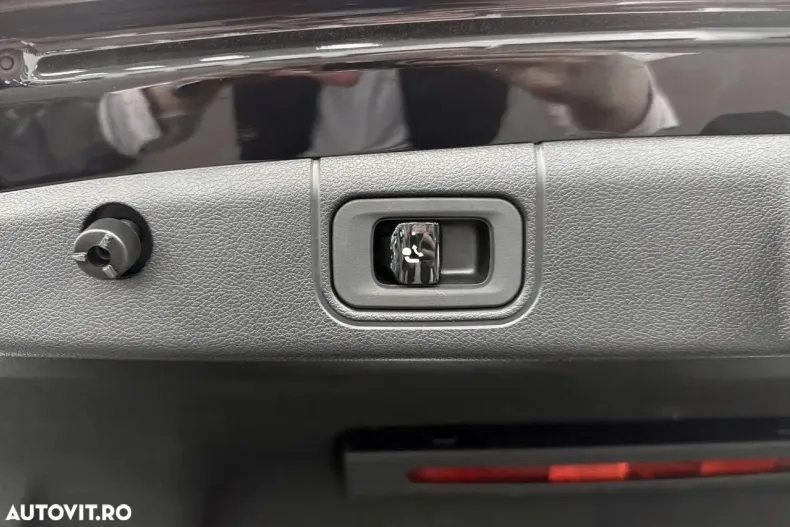 Mercedes-Benz E din 2025 cu 23.900 km - oferta MER170187 - foto 12
