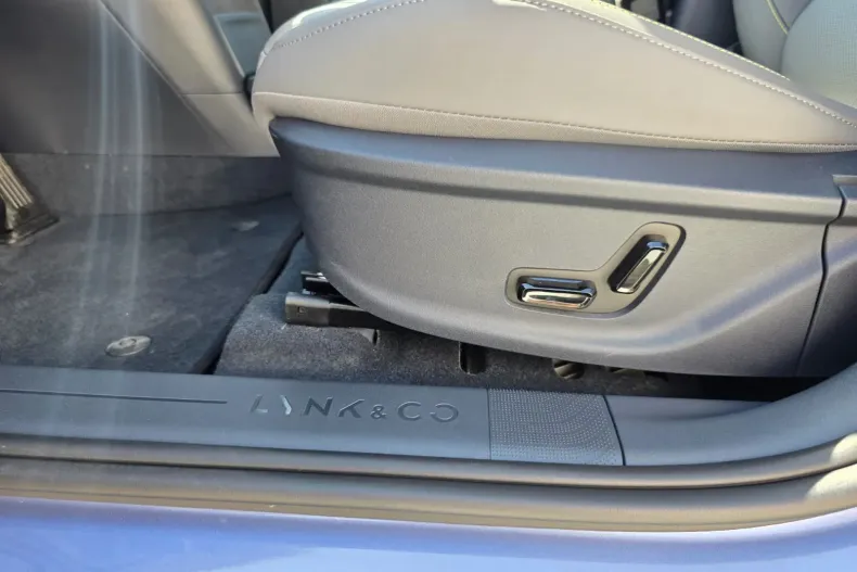 Lynk&Co 02 din 2024 cu 500 km - oferta LYN170198 - foto 34