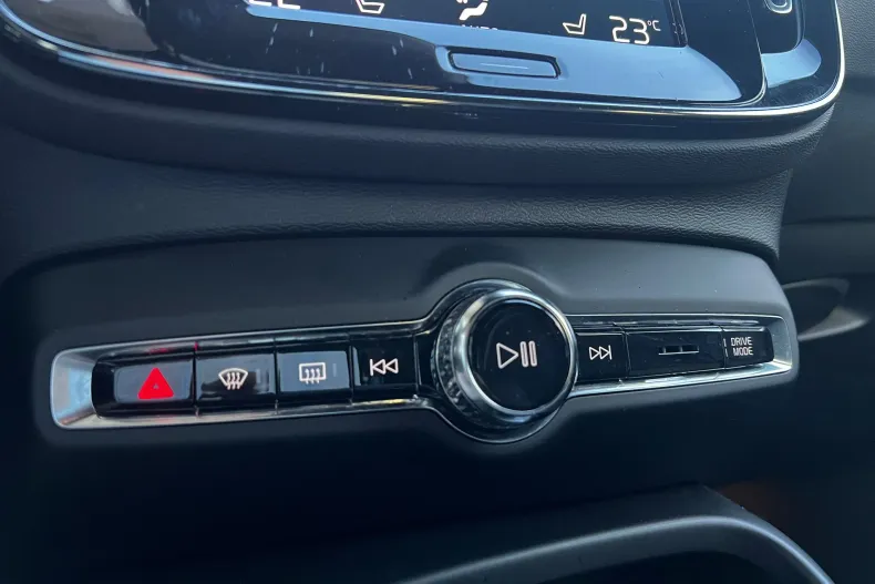 Volvo XC40 din 2023 cu 91.400 km - oferta VOL170209 - foto 14