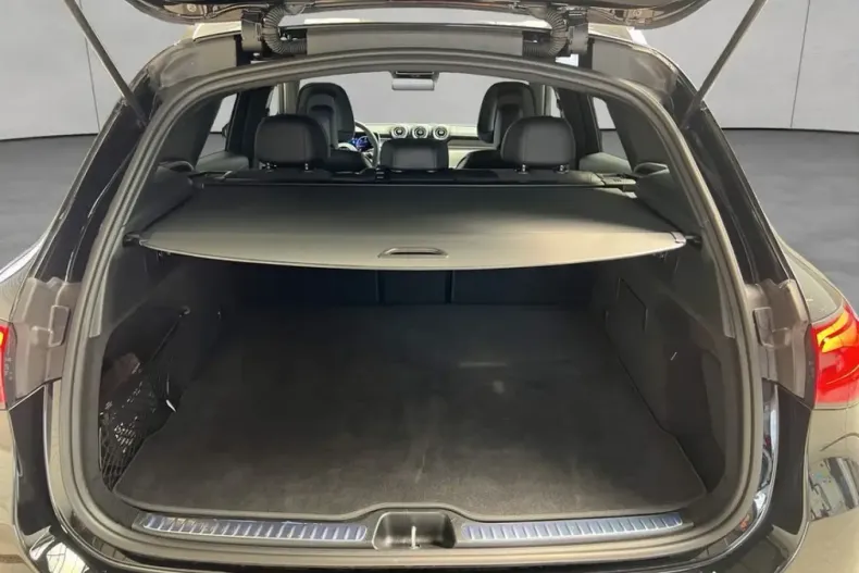 Mercedes-Benz GLC 200 din 2025 cu 9.600 km - oferta MER170224 - foto 4