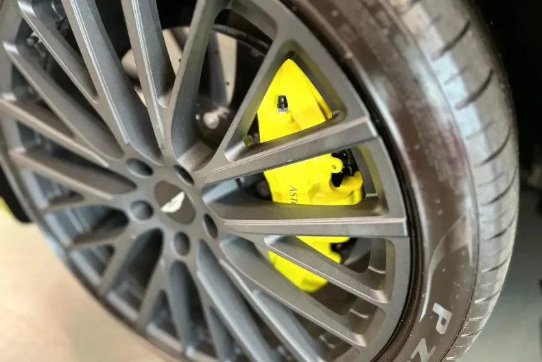 Aston Martin DBX din 2023 cu 10.550 km - oferta AST170235 - foto 9