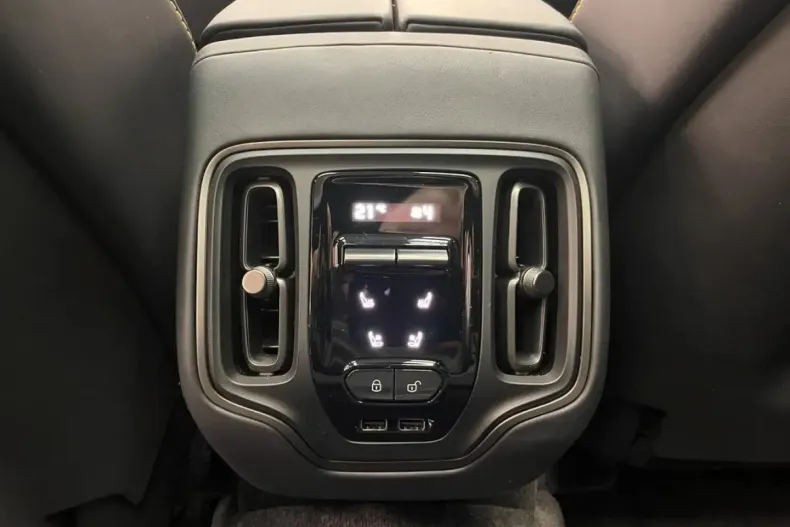 Aston Martin DBX din 2023 cu 28.602 km - oferta AST170236 - foto 14