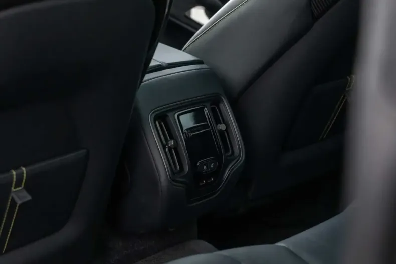 Aston Martin DBX din 2023 cu 25.500 km - oferta AST170237 - foto 27