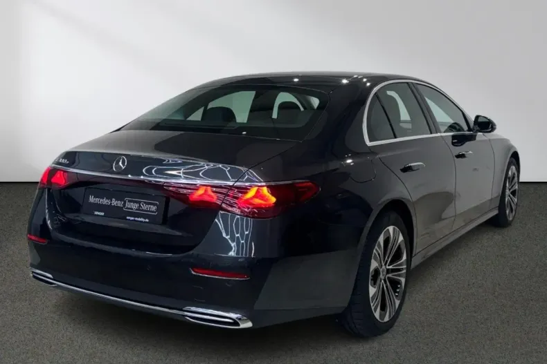 Mercedes-Benz E 300 din 2024 cu 8.041 km - oferta MER170239 - foto 3