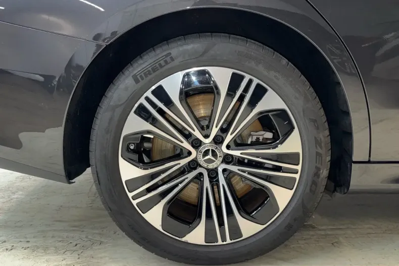 Mercedes-Benz E 300 din 2024 cu 8.041 km - oferta MER170239 - foto 6