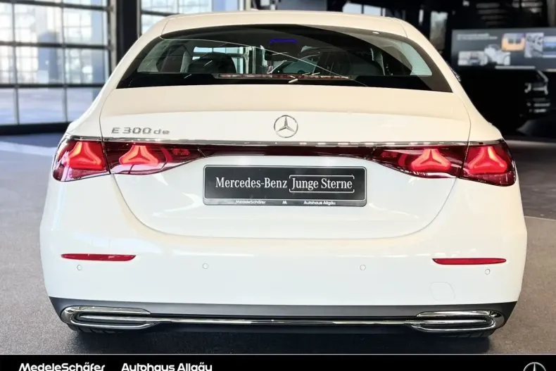 Mercedes-Benz E 300 din 2023 cu 14.155 km - oferta MER170240 - foto 10