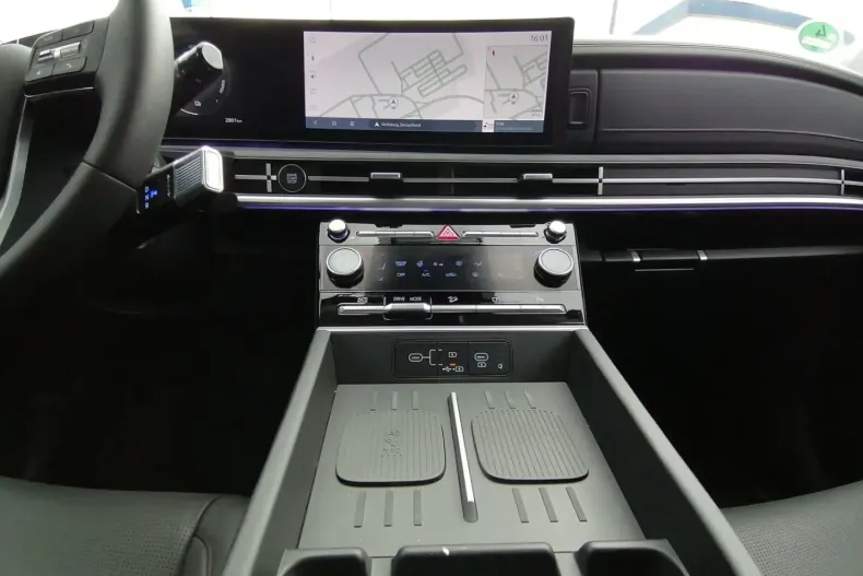 Hyundai SANTA FE din 2025 cu 10.356 km - oferta HYU170246 - foto 11