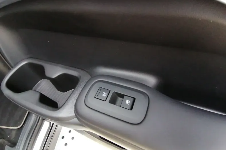 Hyundai SANTA FE din 2025 cu 10.356 km - oferta HYU170246 - foto 17