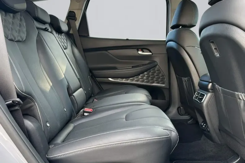 Hyundai SANTA FE din 2023 cu 39.400 km - oferta HYU170254 - foto 16