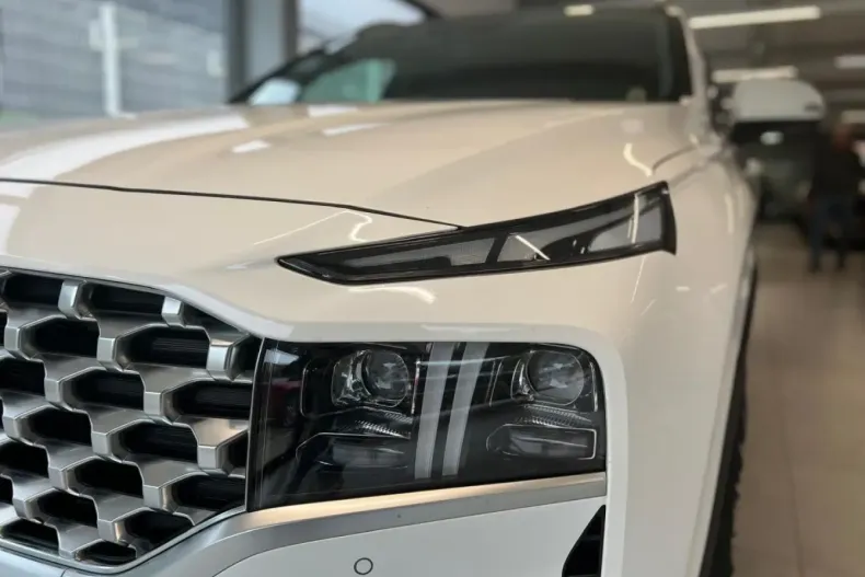 Hyundai SANTA FE din 2022 cu 66.840 km - oferta HYU170258 - foto 4