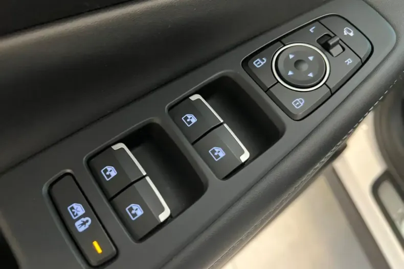 Hyundai SANTA FE din 2022 cu 66.840 km - oferta HYU170258 - foto 7