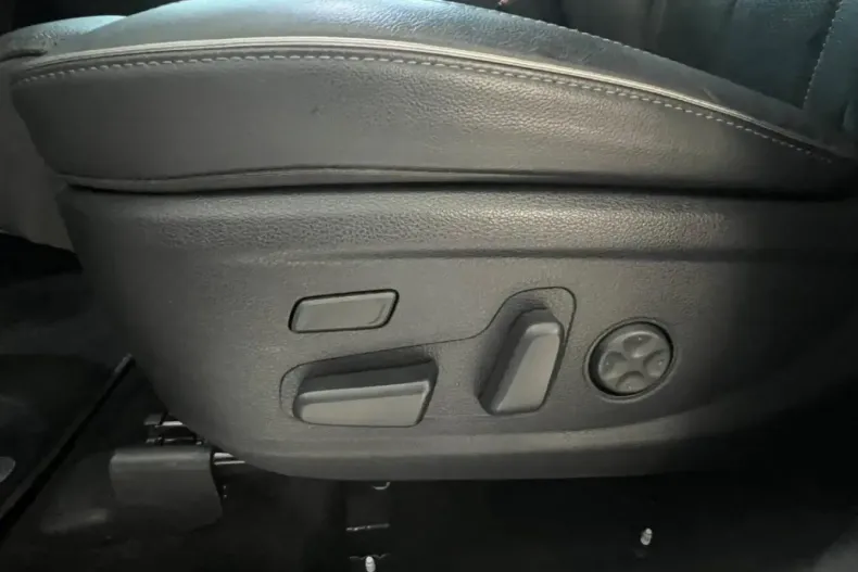 Hyundai SANTA FE din 2022 cu 66.840 km - oferta HYU170258 - foto 20