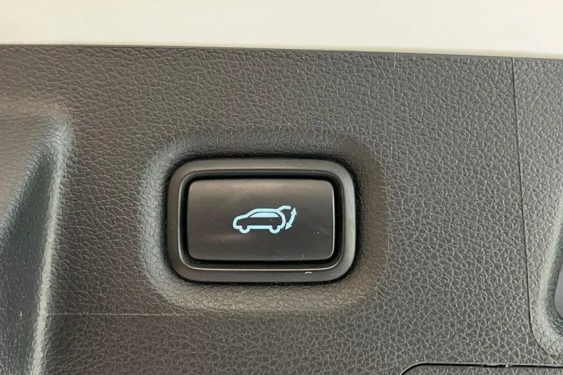 Hyundai SANTA FE din 2022 cu 66.840 km - oferta HYU170258 - foto 28