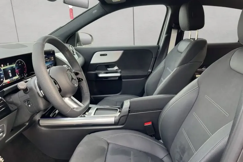 Mercedes-Benz GLA 180 din 2025 cu 3.585 km - oferta MER170259 - foto 8