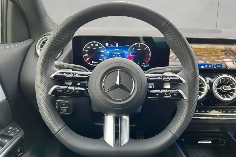 Mercedes-Benz GLA 180 din 2025 cu 3.585 km - oferta MER170259 - foto 9