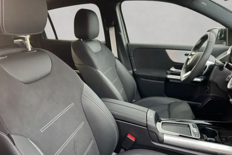 Mercedes-Benz GLA 180 din 2025 cu 3.585 km - oferta MER170259 - foto 16