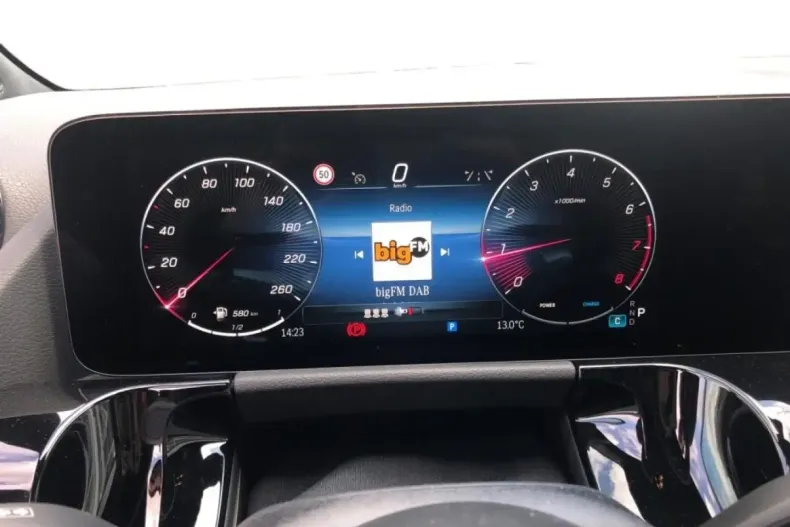 Mercedes-Benz GLA 180 din 2025 cu 8.913 km - oferta MER170260 - foto 9