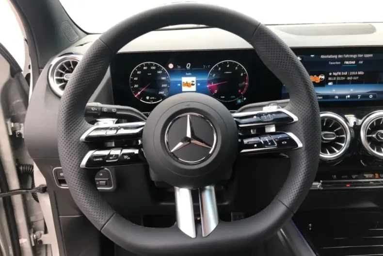 Mercedes-Benz GLA 180 din 2025 cu 8.913 km - oferta MER170260 - foto 10