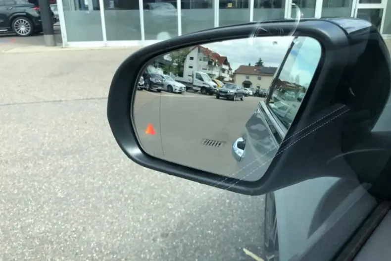 Mercedes-Benz GLA 180 din 2025 cu 8.913 km - oferta MER170260 - foto 16