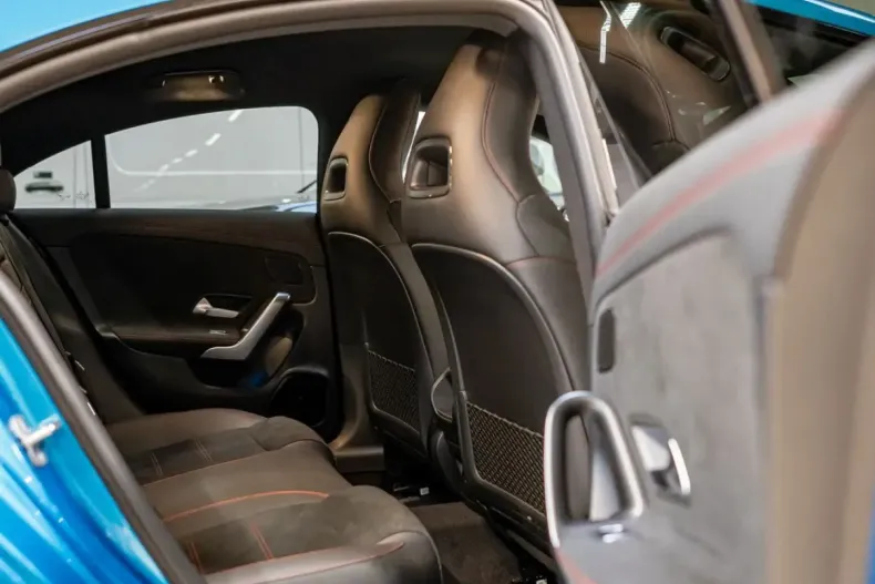 Mercedes-Benz CLA 250 din 2025 cu 6.040 km - oferta MER170261 - foto 4