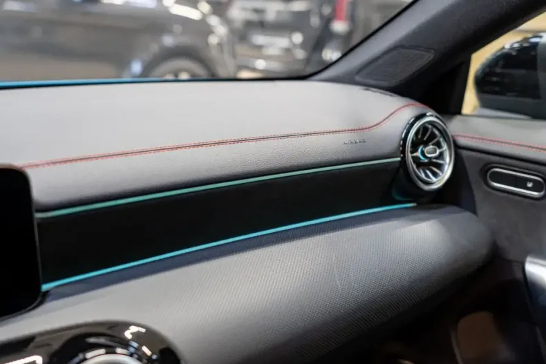 Mercedes-Benz CLA 250 din 2025 cu 6.040 km - oferta MER170261 - foto 12