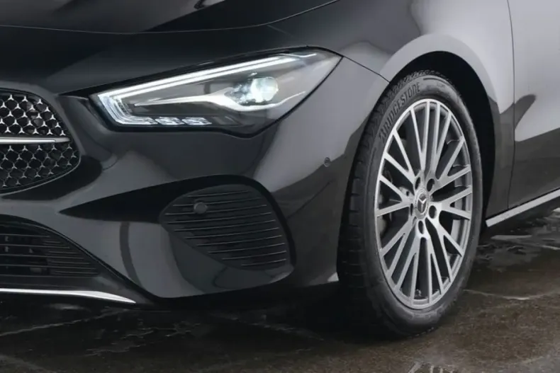 Mercedes-Benz CLA 180 din 2025 cu 17.479 km - oferta MER170263 - foto 2