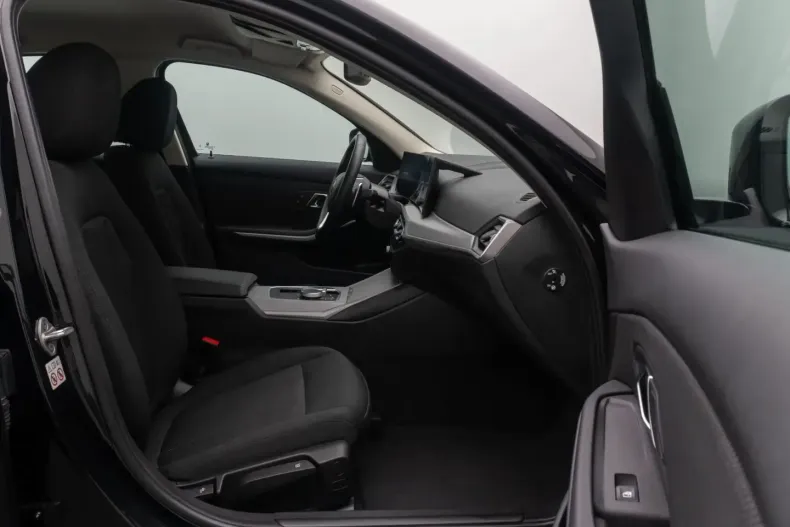 BMW 318 din 2023 cu 51.600 km - oferta BMW170272 - foto 24