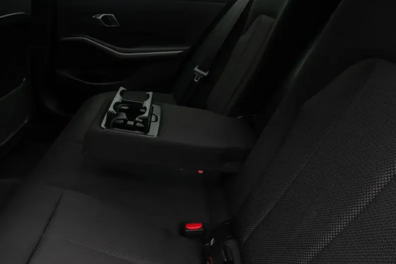 BMW 318 din 2023 cu 51.600 km - oferta BMW170272 - foto 27