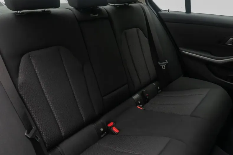 BMW 318 din 2023 cu 51.600 km - oferta BMW170272 - foto 28