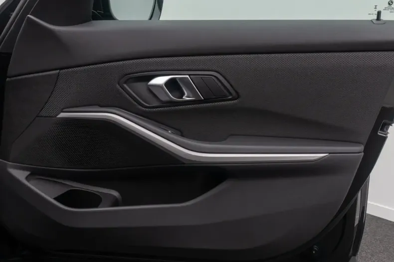 BMW 318 din 2023 cu 51.600 km - oferta BMW170272 - foto 30