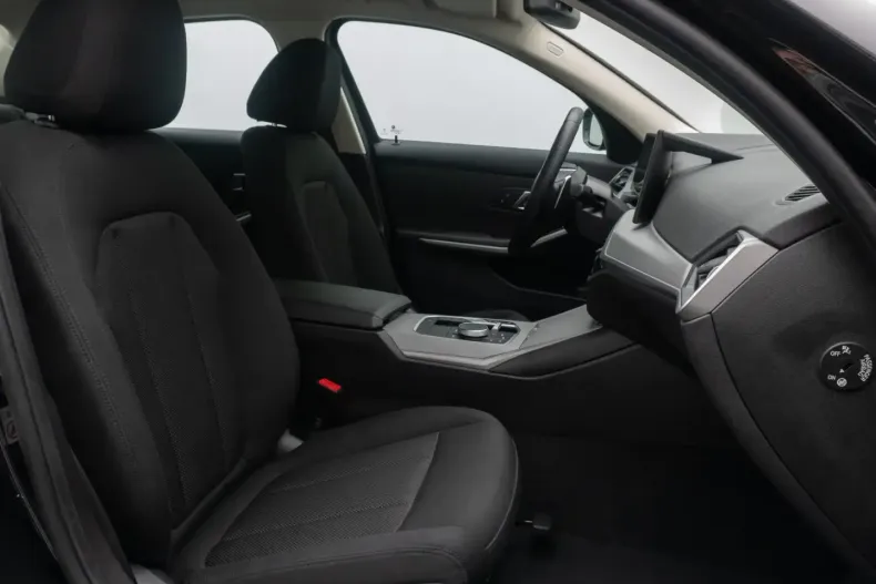 BMW 318 din 2023 cu 51.600 km - oferta BMW170272 - foto 35