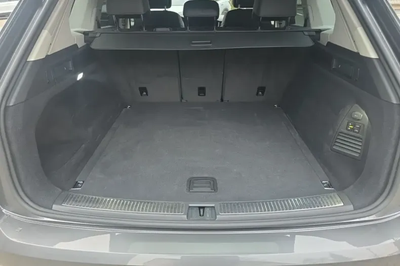 Volkswagen Touareg din 2022 cu 51.918 km - oferta VOL170280 - foto 7