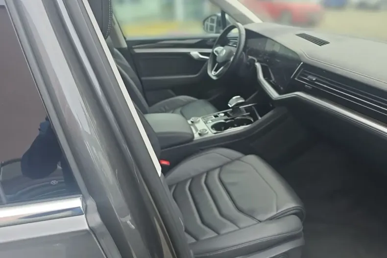 Volkswagen Touareg din 2022 cu 51.918 km - oferta VOL170280 - foto 13