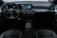 Mercedes-Benz CLA 200 din 2024 cu 12.726 km - oferta MER170291 - foto 8