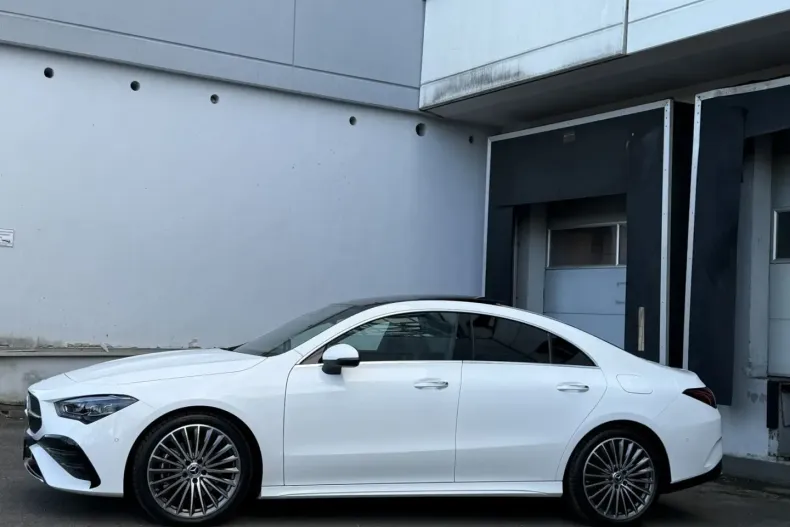 Mercedes-Benz CLA 200 din 2025 cu 3.800 km - oferta MER170292 - foto 3