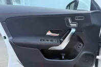 Mercedes-Benz CLA 200 din 2025 cu 3.800 km - oferta MER170292 - foto 11