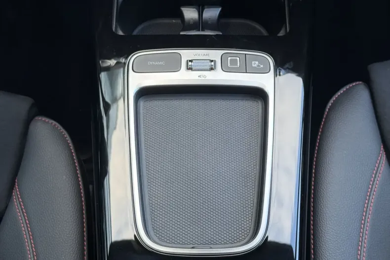 Mercedes-Benz CLA 200 din 2025 cu 3.800 km - oferta MER170292 - foto 23